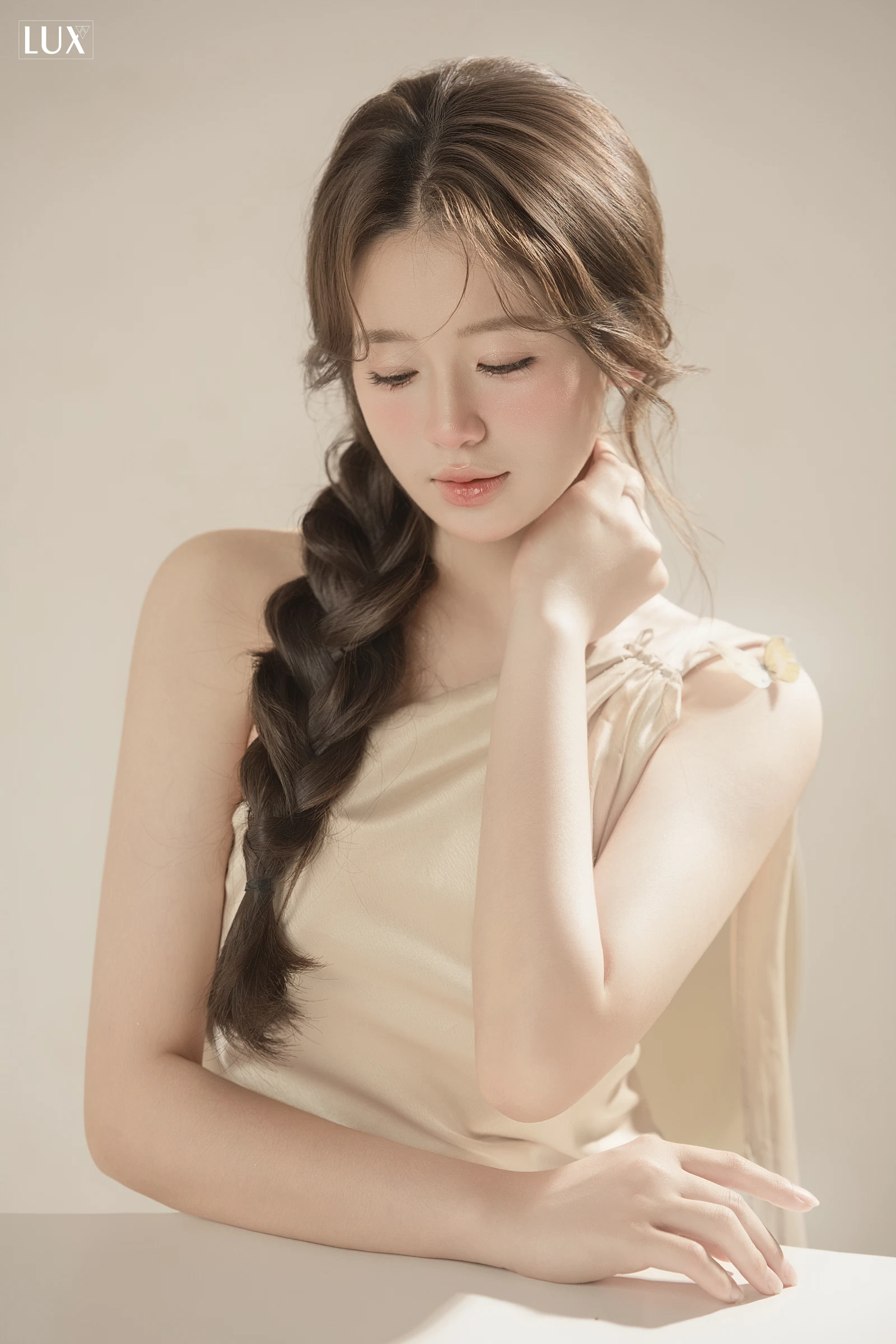 CONCEPT BEAUTY CHÂN DUNG — Beauty