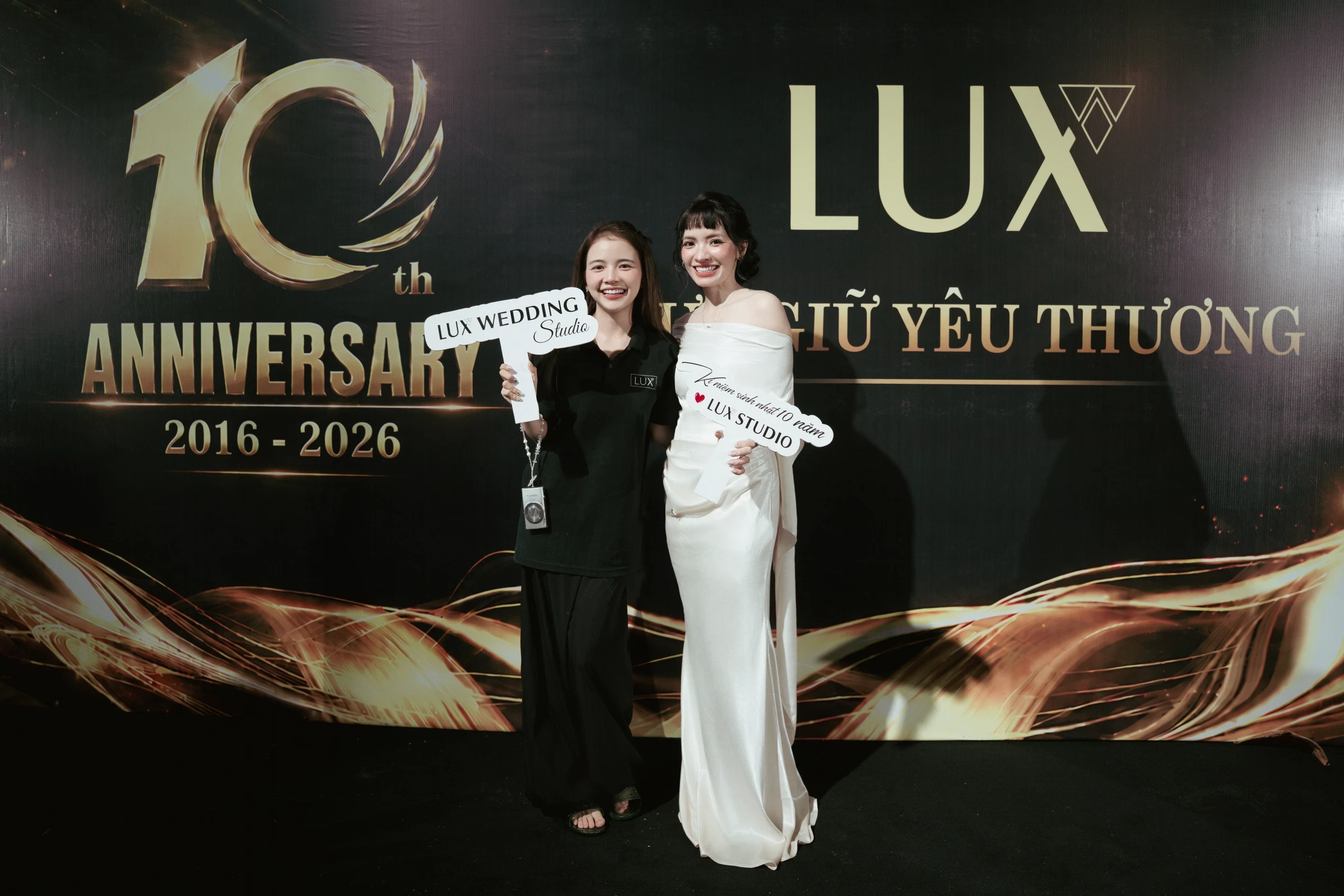 Hành trình làm nghề của LUX: những dấu mốc còn lại trong ảnh