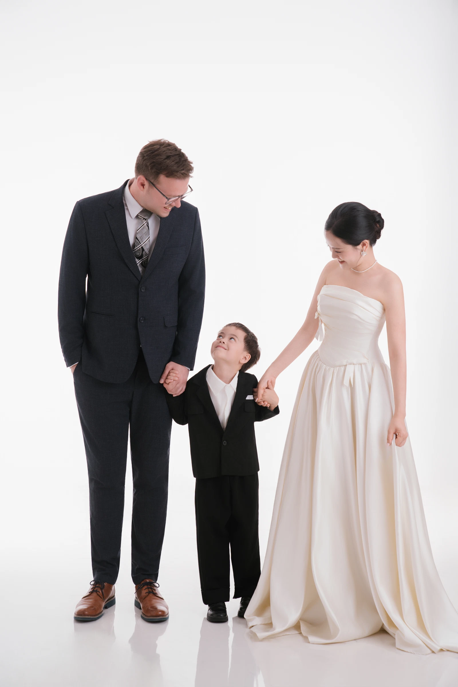 CONCEPT GIA ĐÌNH LINH ALEX — Family