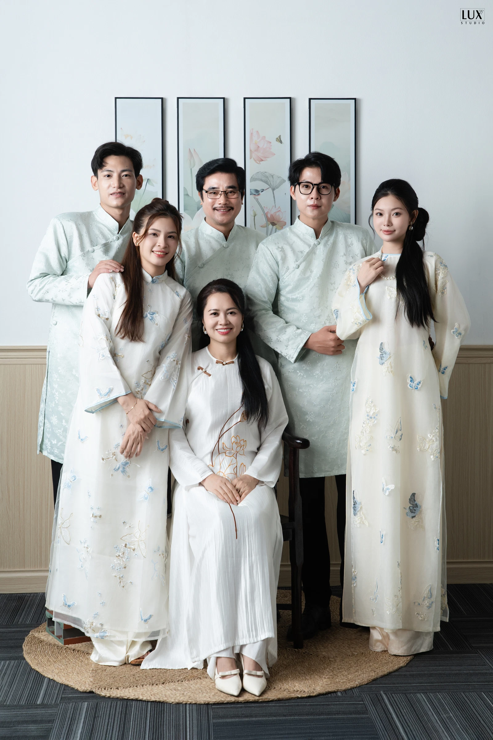 LUX04471.jpg