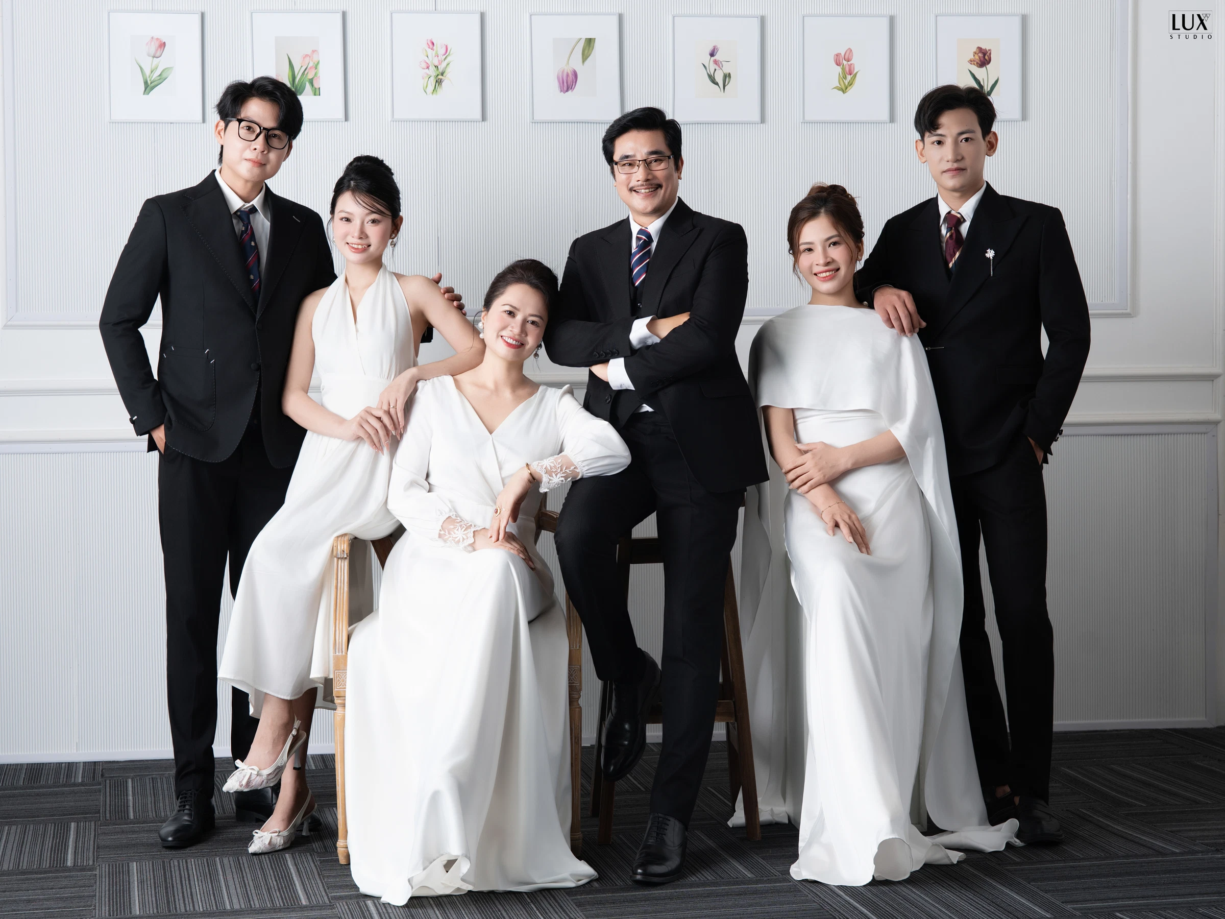 CONCEPT PHÔNG TRANH TULIP — Family