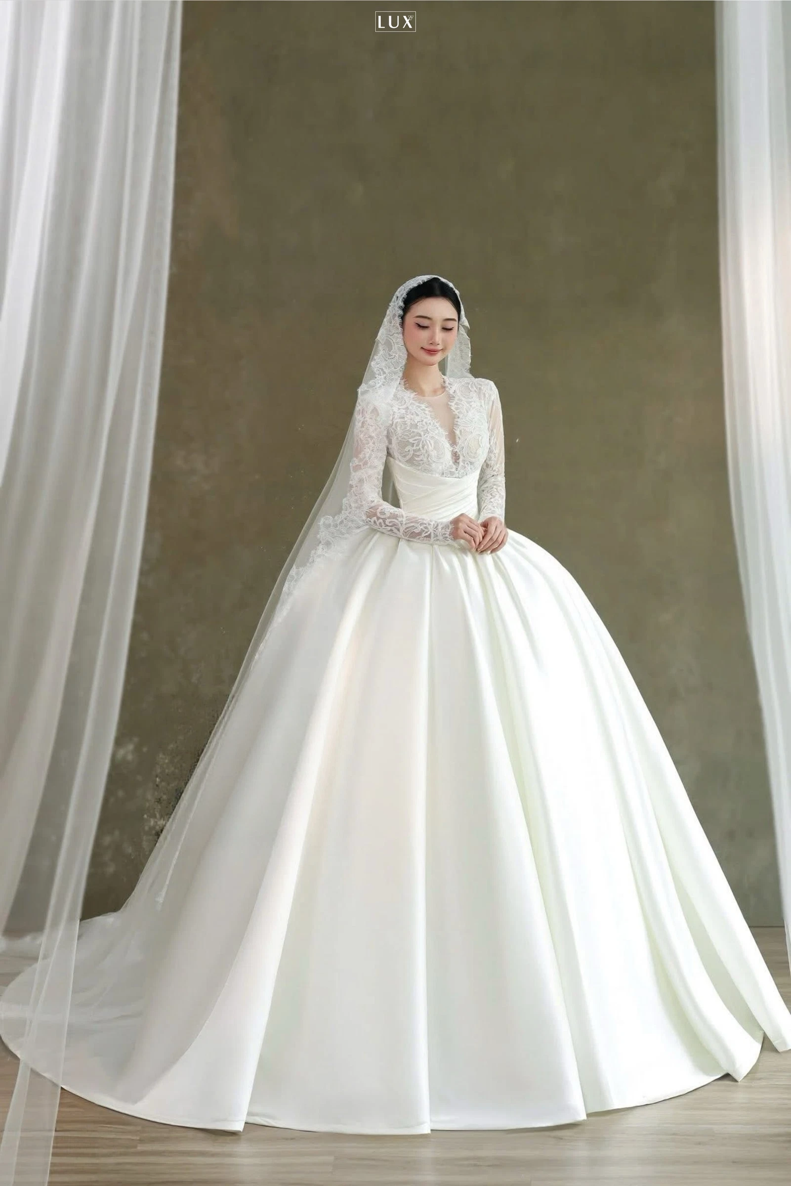 Clover Dress — Trang phục