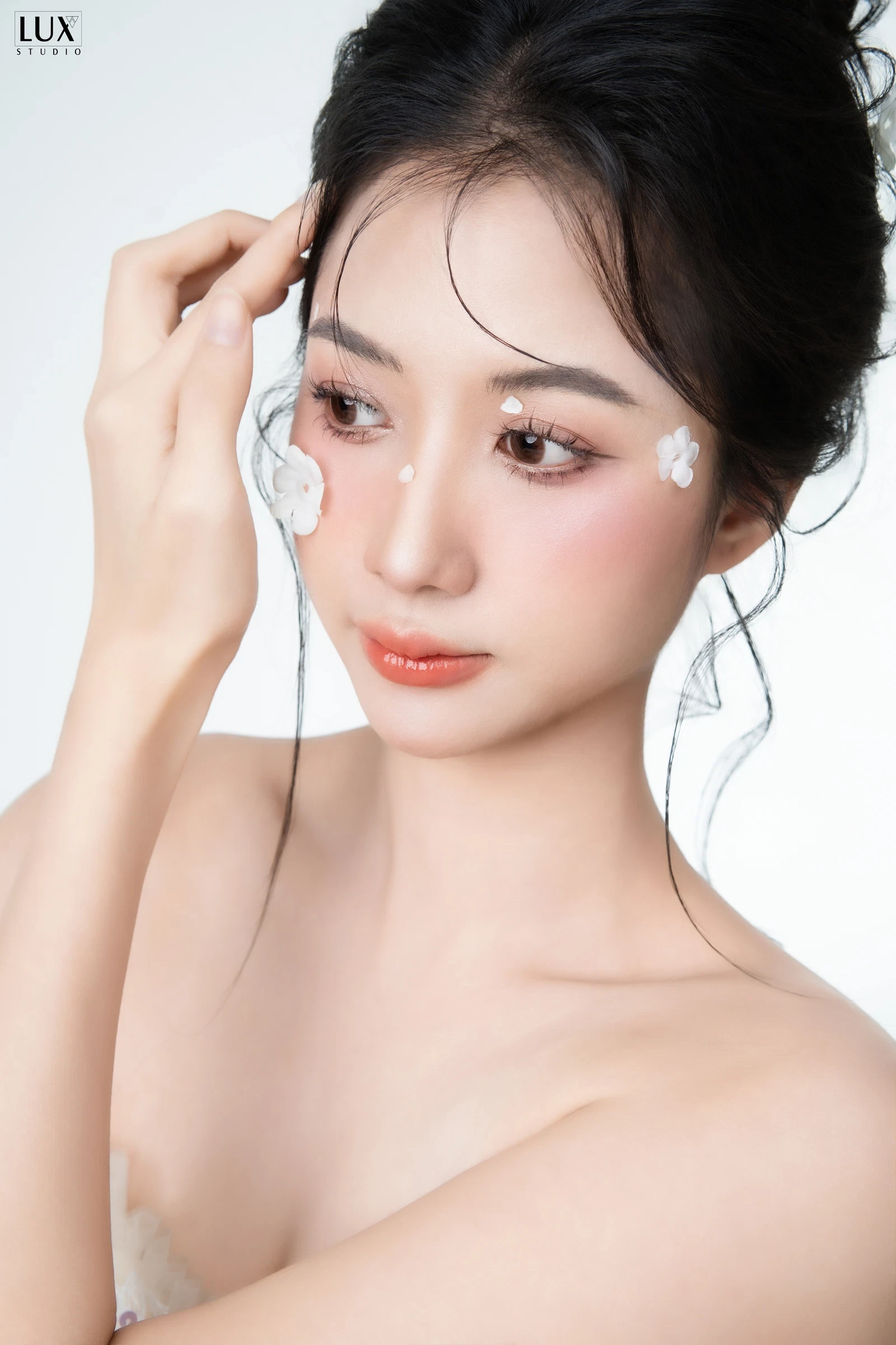 Makeup cho buổi chụp: trao đổi gì để gương mặt vẫn là bạn?